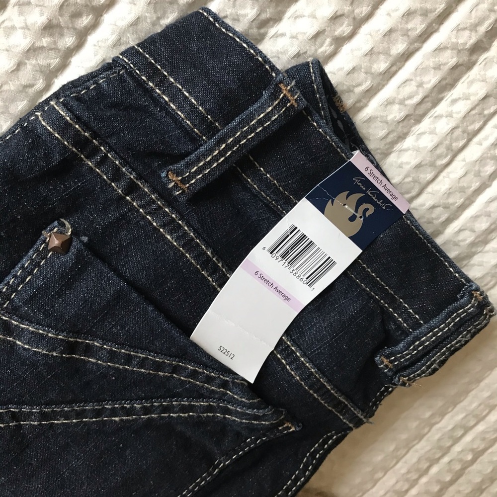 Aubrey Slimmer Jeans - Picture 3 of 3